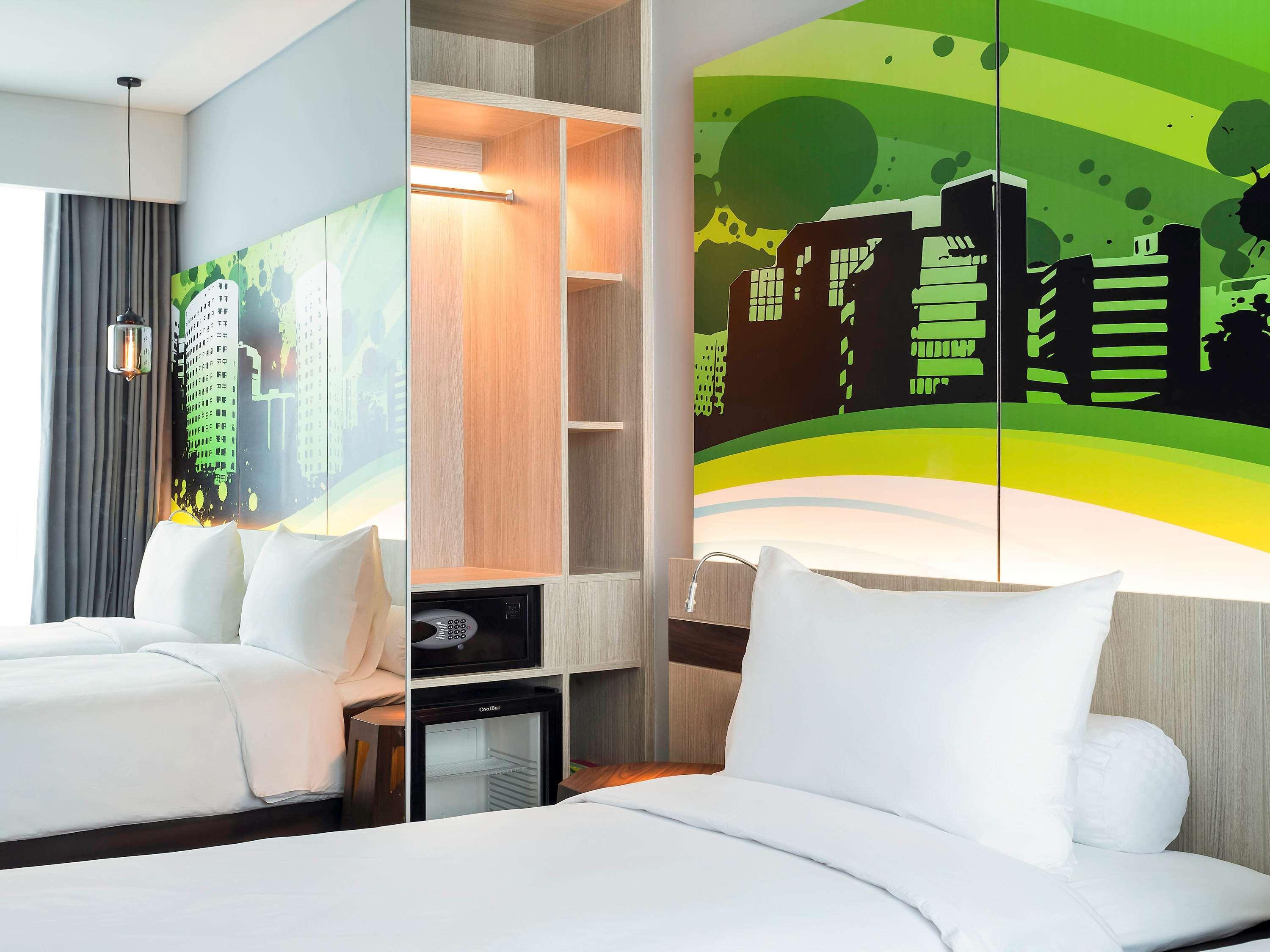 The Southern Hotel Surabaya Formerly Ibis Styles Surabaya Jemursari Εξωτερικό φωτογραφία