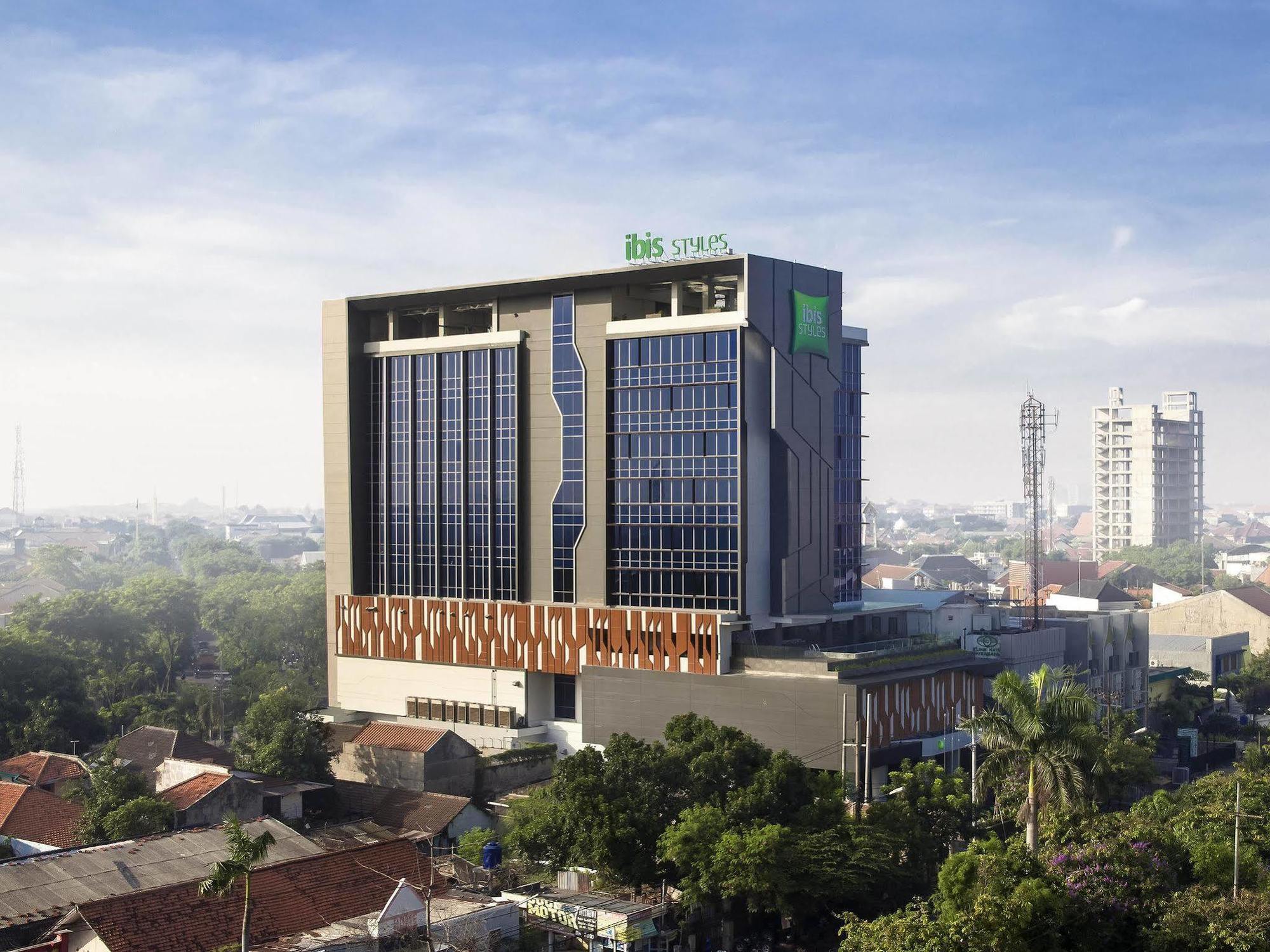 The Southern Hotel Surabaya Formerly Ibis Styles Surabaya Jemursari Εξωτερικό φωτογραφία